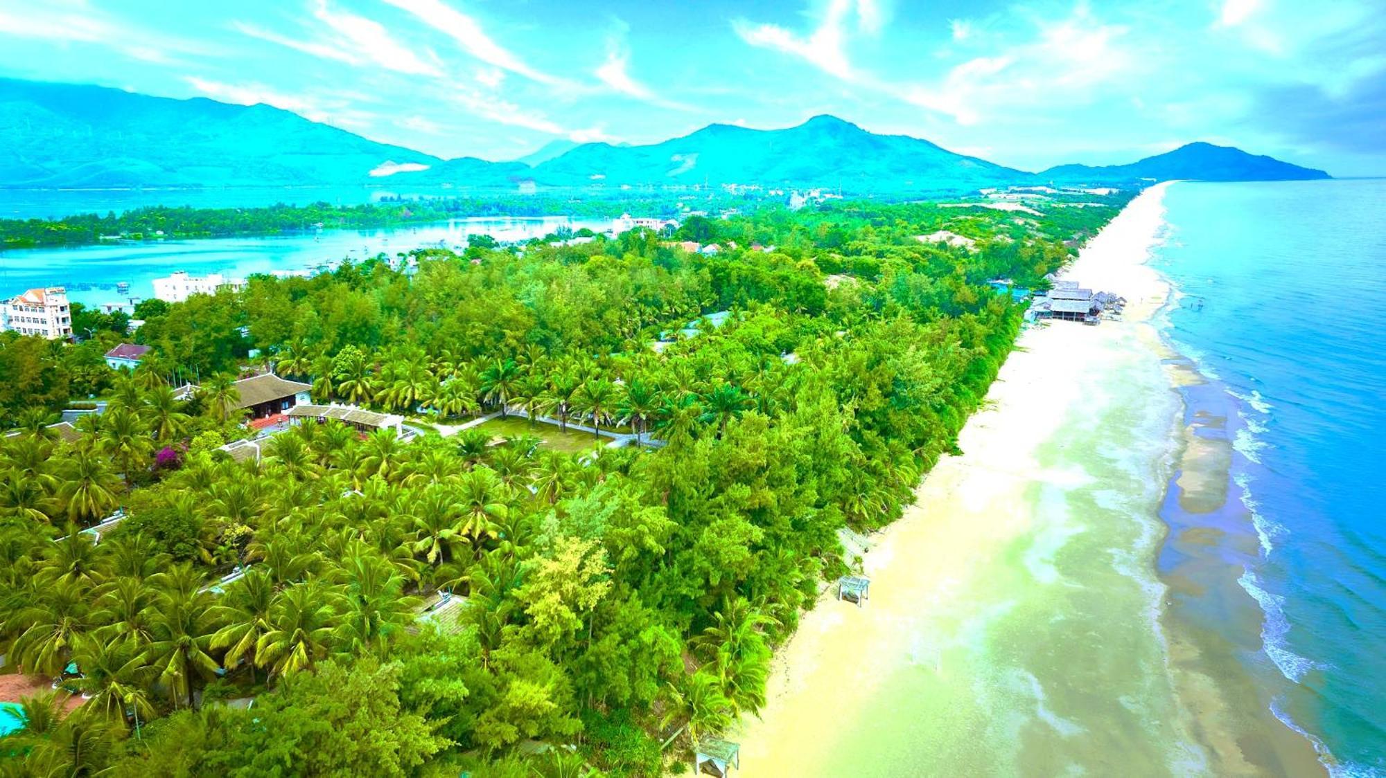 Lang Co Beach Resort Exterior foto